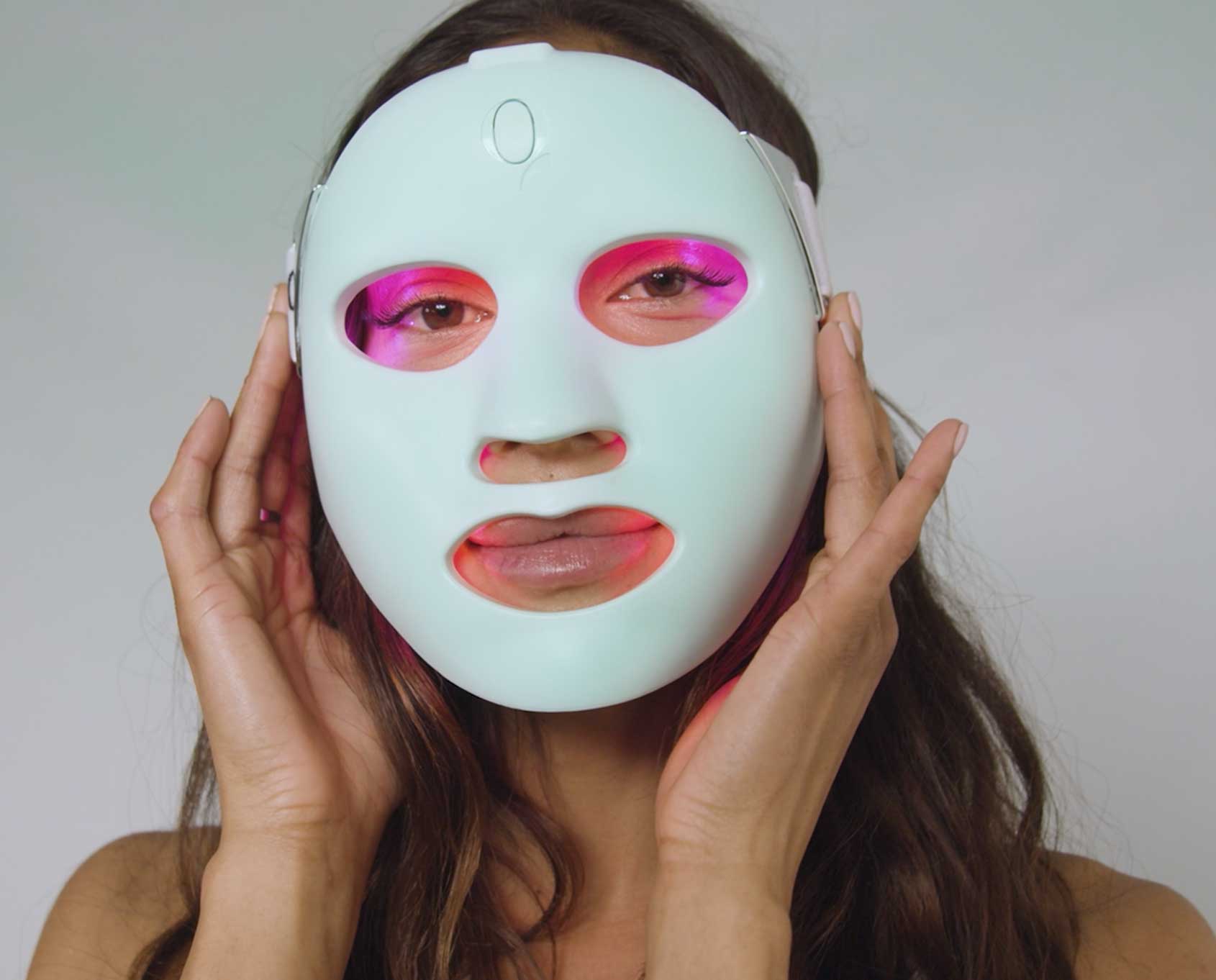 World s First Customizable LED Light Therapy Mask Qure Skincare