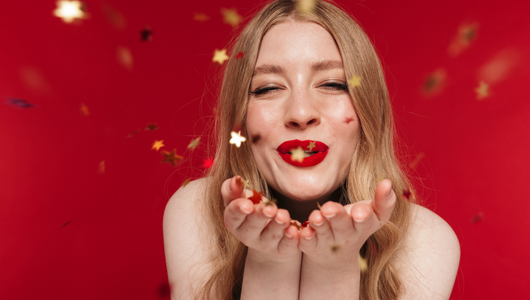 Glow Up for the Holidays: Radiant Skin Tips for the Festive Season