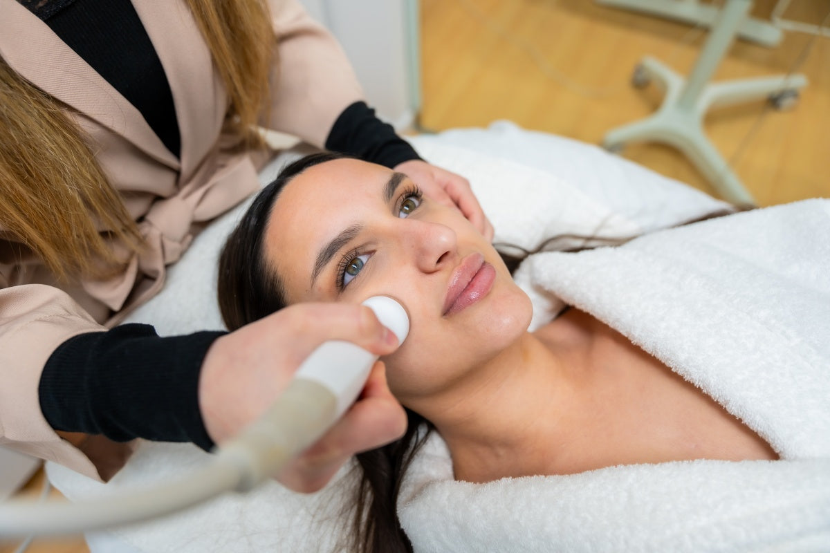Radio Frequency vs Red Light Therapy